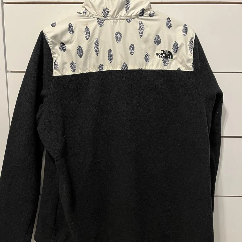 The North Face  1/2 Zip Fleece Patterned Pine-cone Jacket - Image 3
