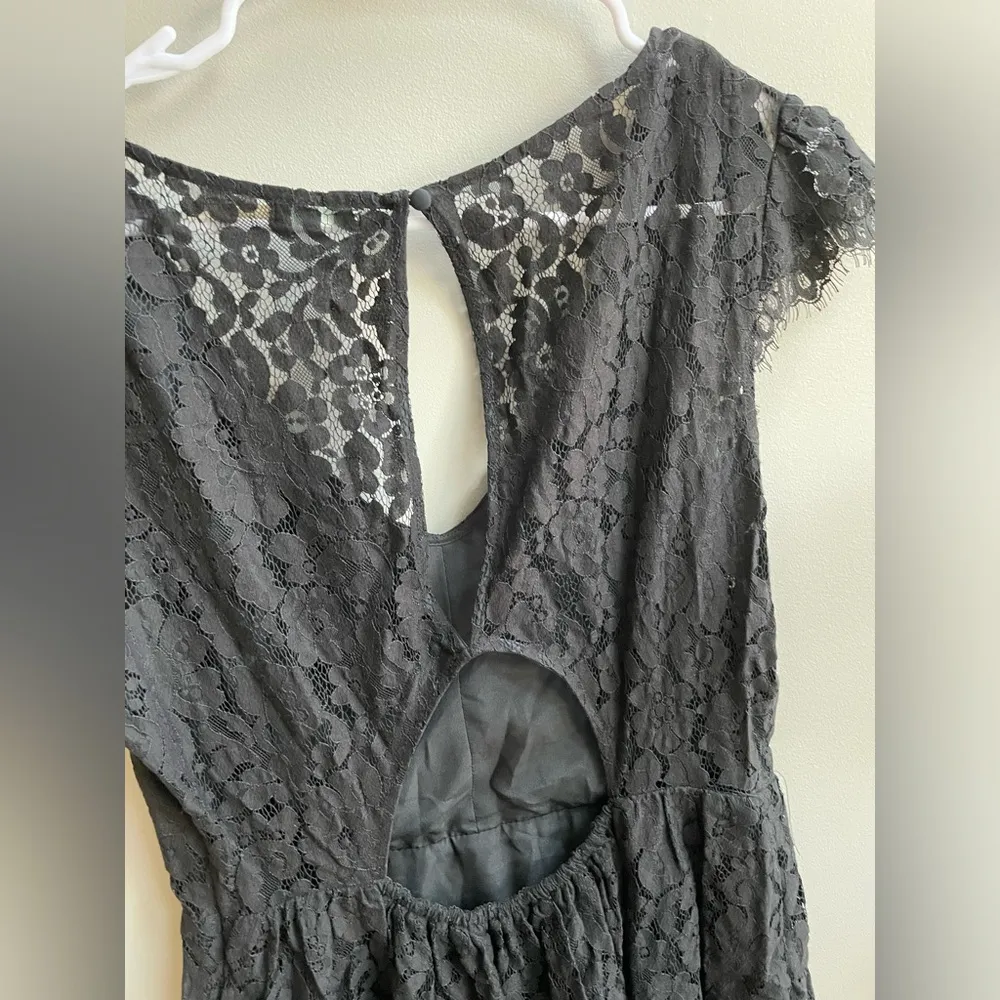 Lace dress - Image 5