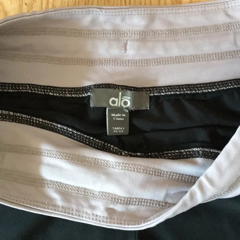 AOL Athletic Shorts Elastic Waist Stretchy Small Black - Image 5