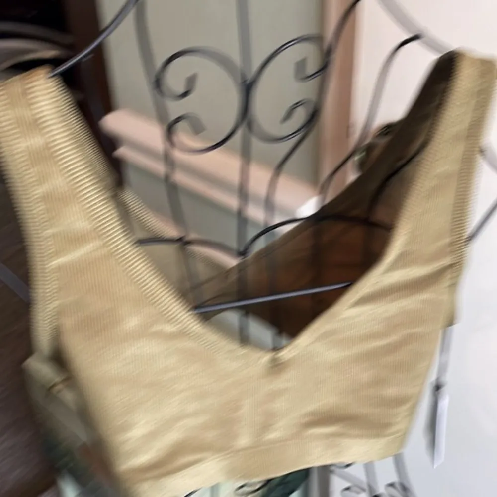 WeWoreWhat V Neck Sports Bra Olive Green M - Image 5