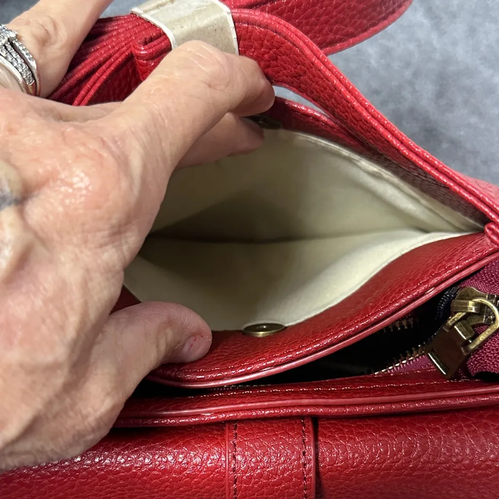 Elegant Red Crossbody Bag - Image 12
