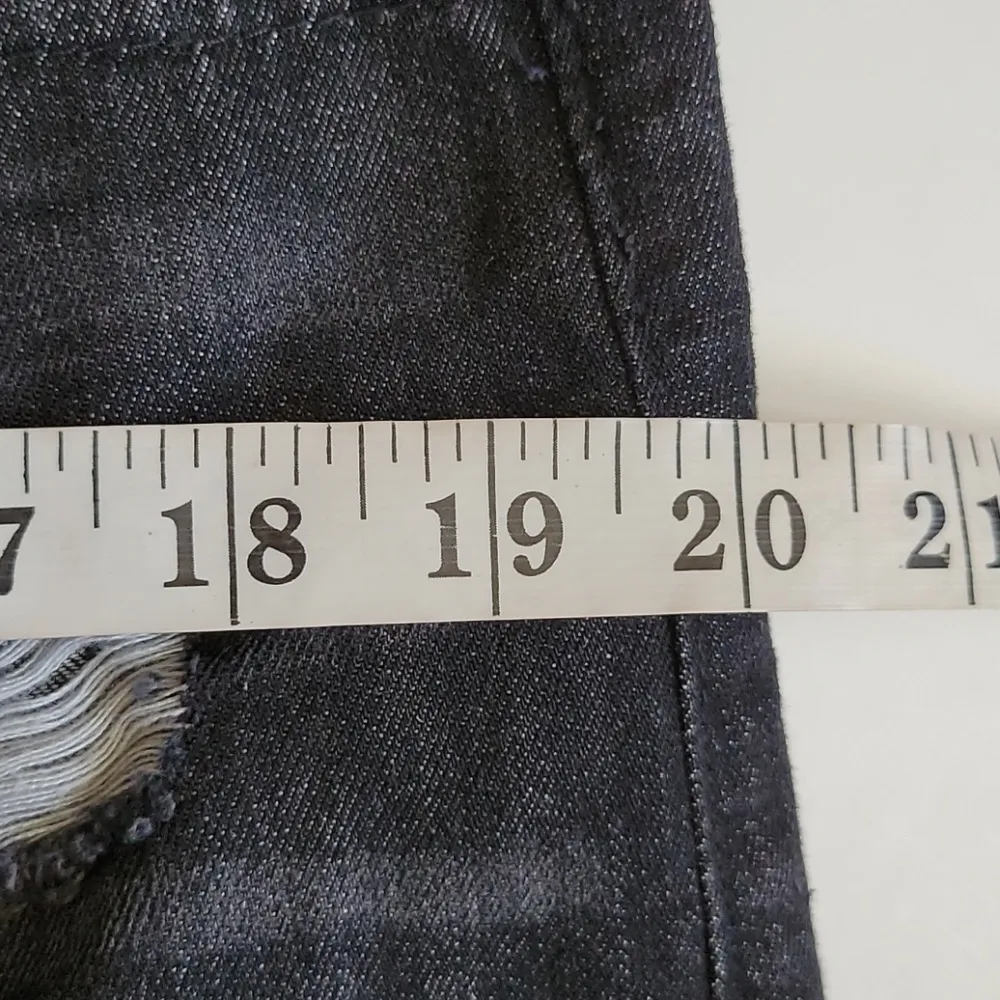 Empyre distressed denim shorts size 10 - Image 7