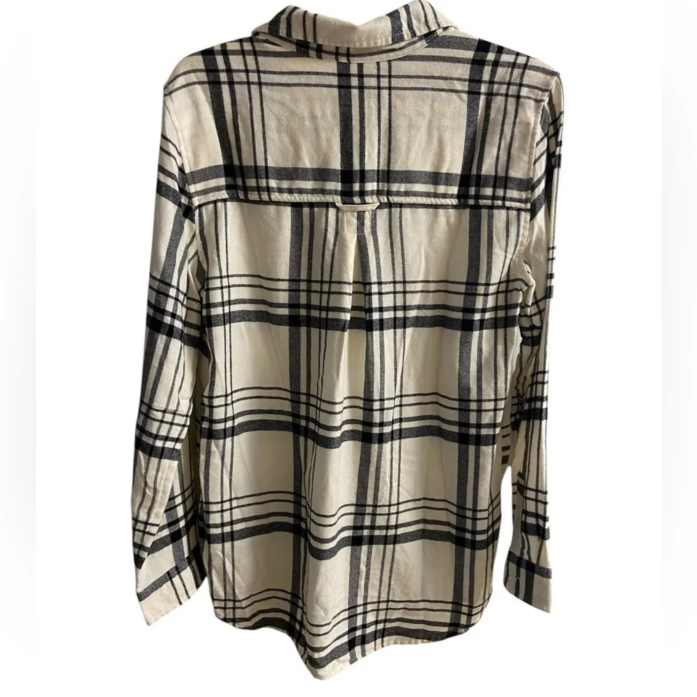 American eagle ahh mazingly soft boyfriend fit plaid flannel button up Medium - Image 2