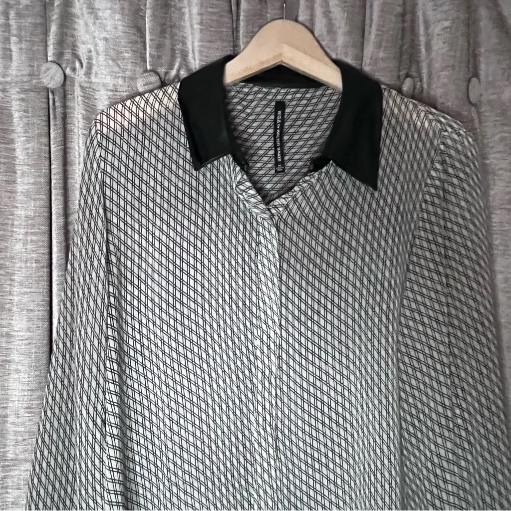Walter Baker W.G.B. By  Black and White Diamond Print Button Down Shirt Medium - Image 3