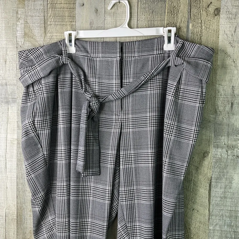 Calvin Klein Size 18W Plaid Print Black & White Plaid Print Dress Pants Tie Belt - Image 3