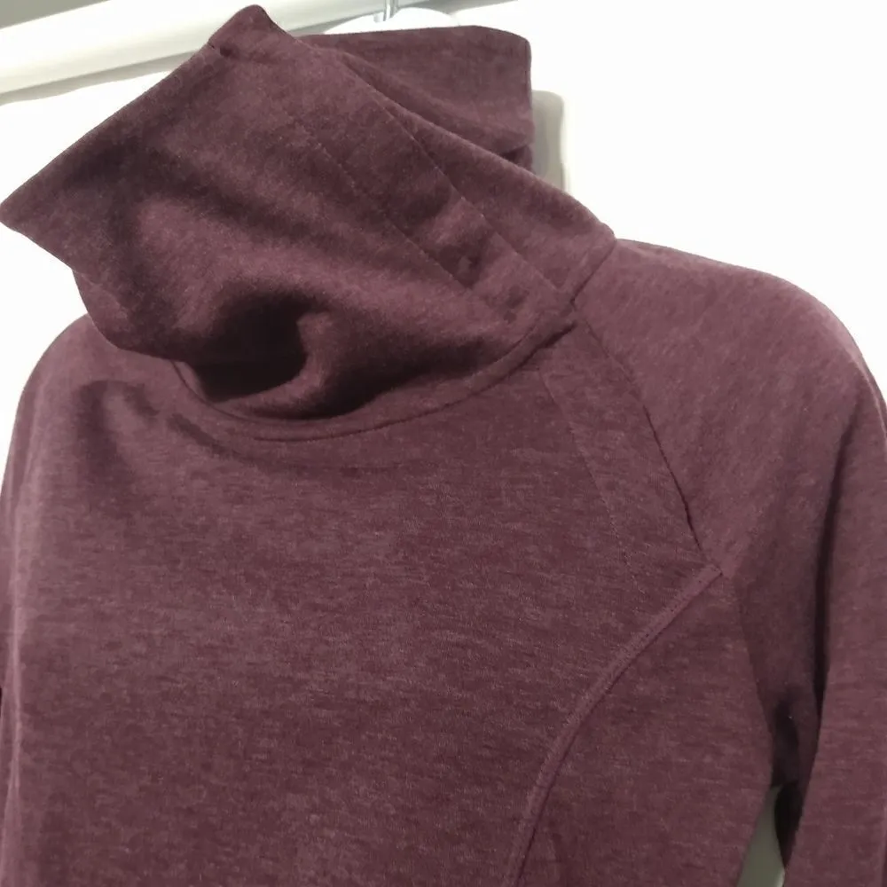 Mondetta Turtle neck wool blend snap adjustable maroon small key hole sleeve - Image 10