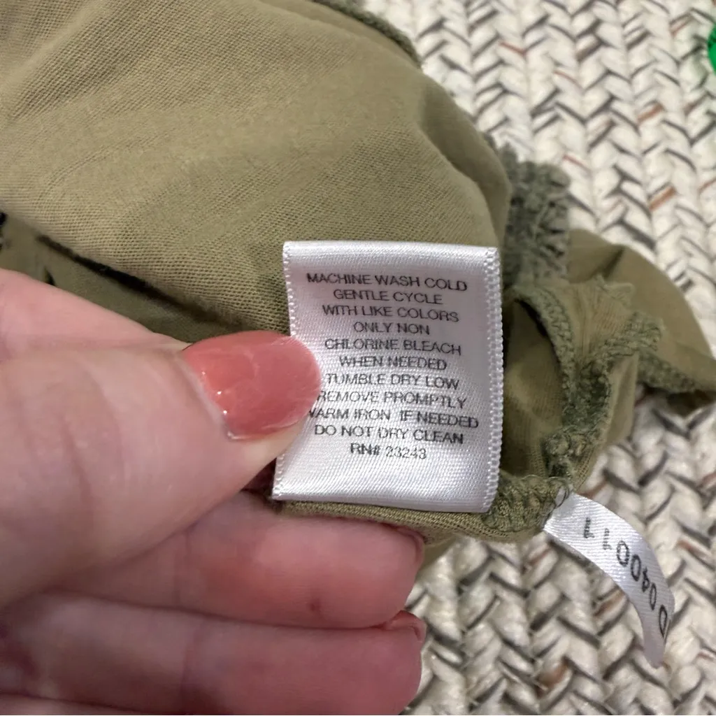 New York and Company Green V - Image 6