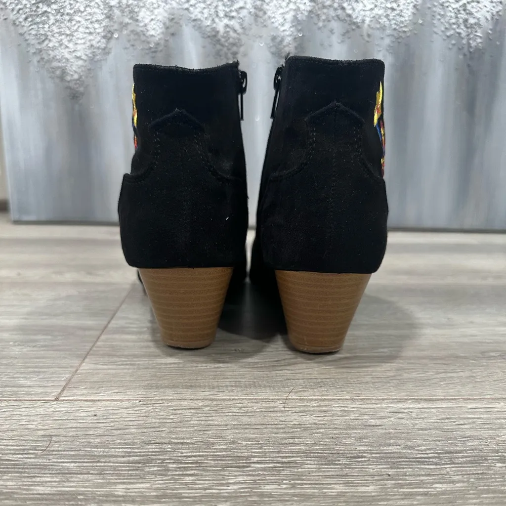 Quipid Floral Embroidered Boots - Image 2