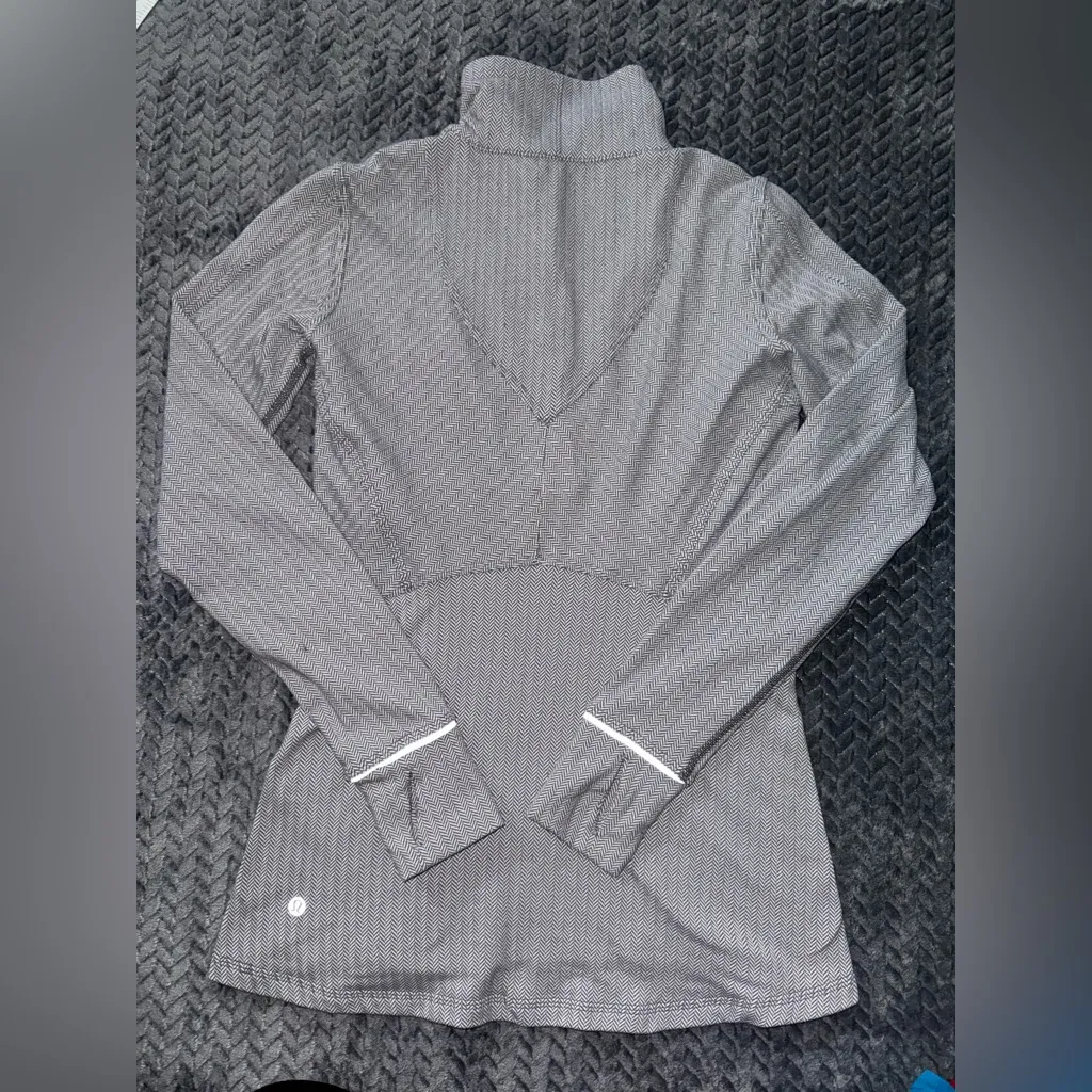 Lululemon Kanto Catch Gray Herringbone Quarter Zip Jacket 6‎ - Image 5