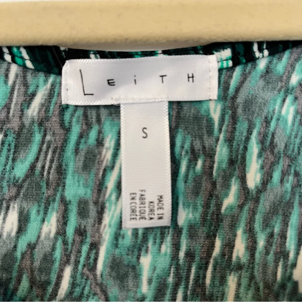 Leith Green and Black Patterned Bodysuit short sleeve size small fitted - Image 3