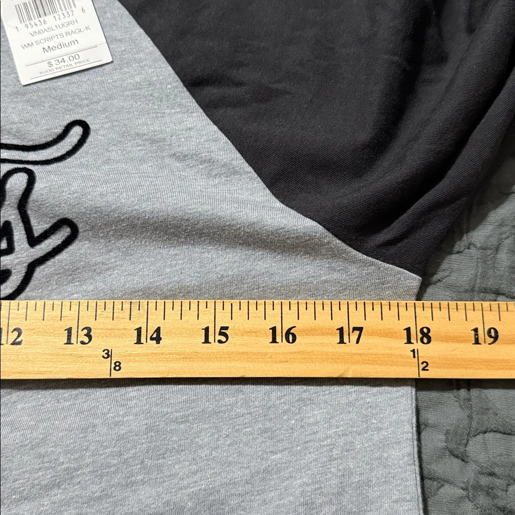 Vans size medium women’s raglan grey black 3/4 sleeve tee pullover casual NWT - Image 4