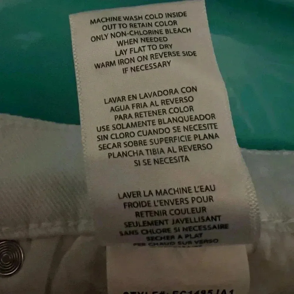 STS Blue Crop Distressed Jeans with Raw Hem Sz 28 - Image 6