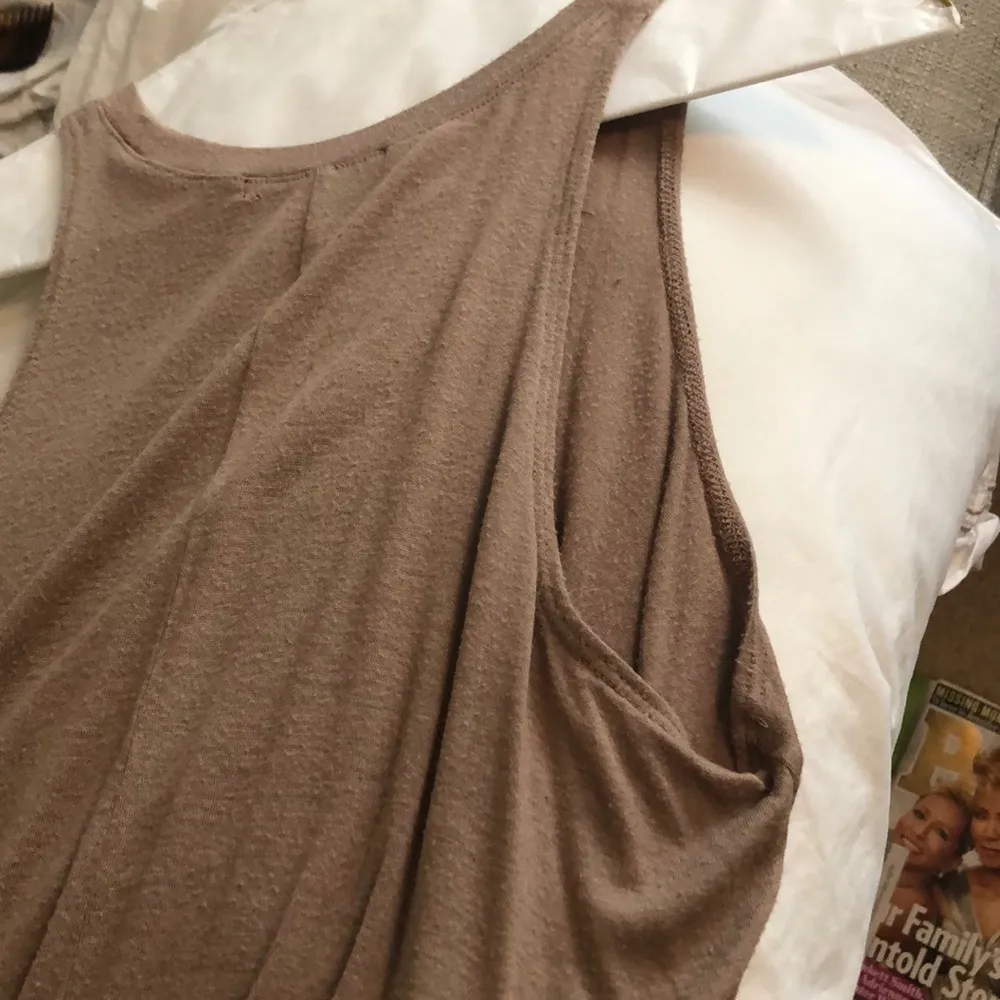 Super cute light brown flowy Tank Top - Image 6
