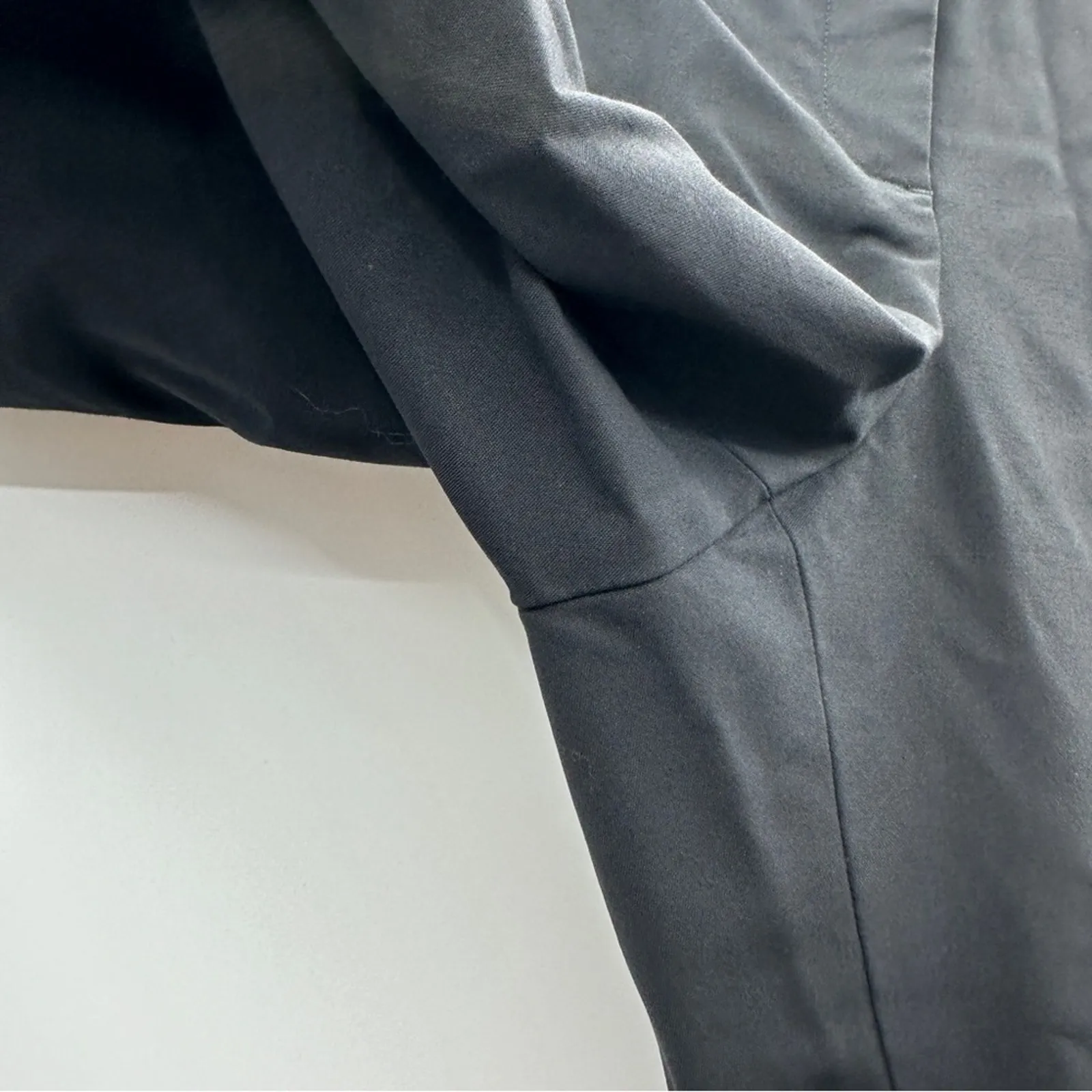 Theory Pants Women's‎ Size 10 Black Wool Blend Cropped High Rise Straight Leg - Image 5