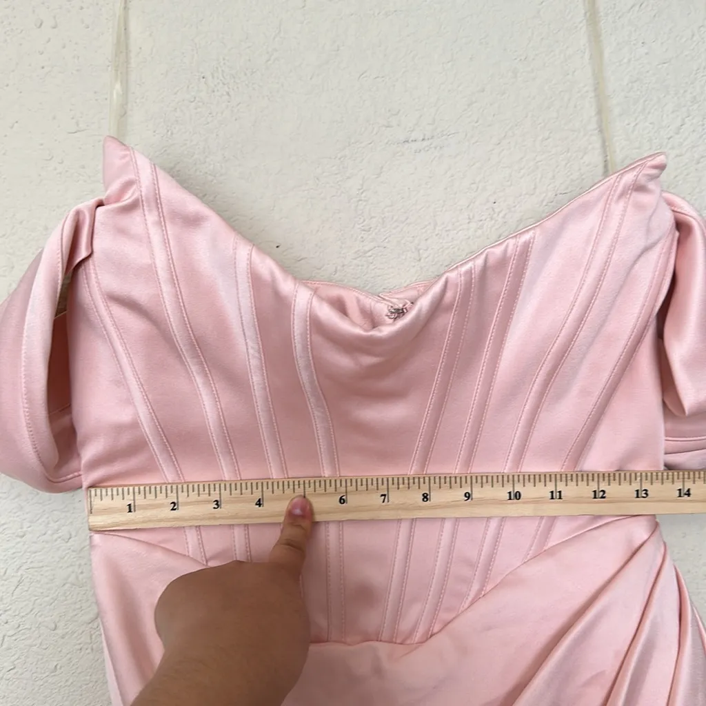 HOUSE OF CB 'Genevieve' Blush Satin Off Shoulder‎ Gown /Size M NWOT size M - Image 5