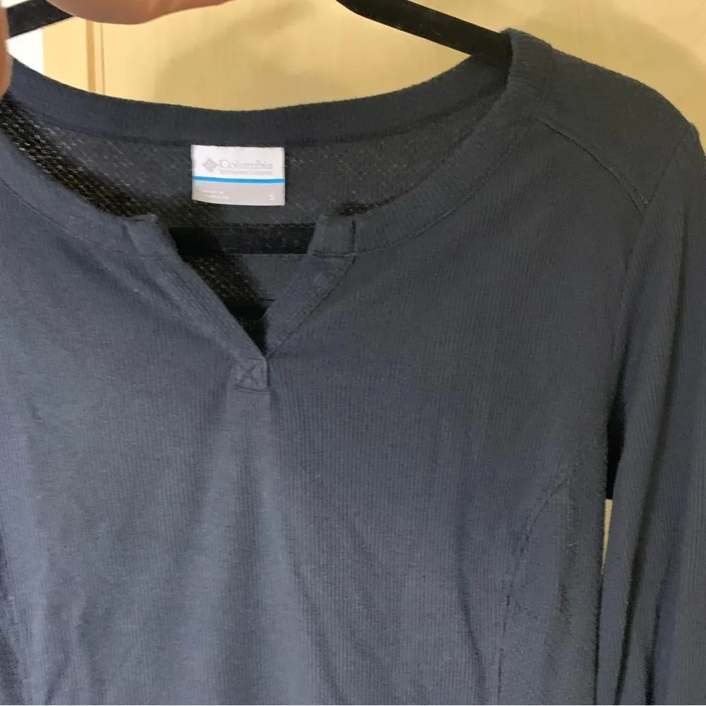 Columbia Black Waffle Henley Long Sleeve Size Small - Image 6