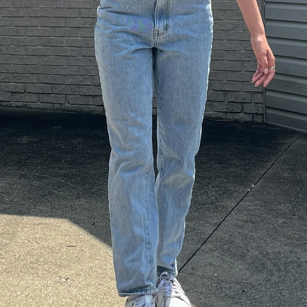 Mid wash denim Levi’s low pros straight jeans - Image 2