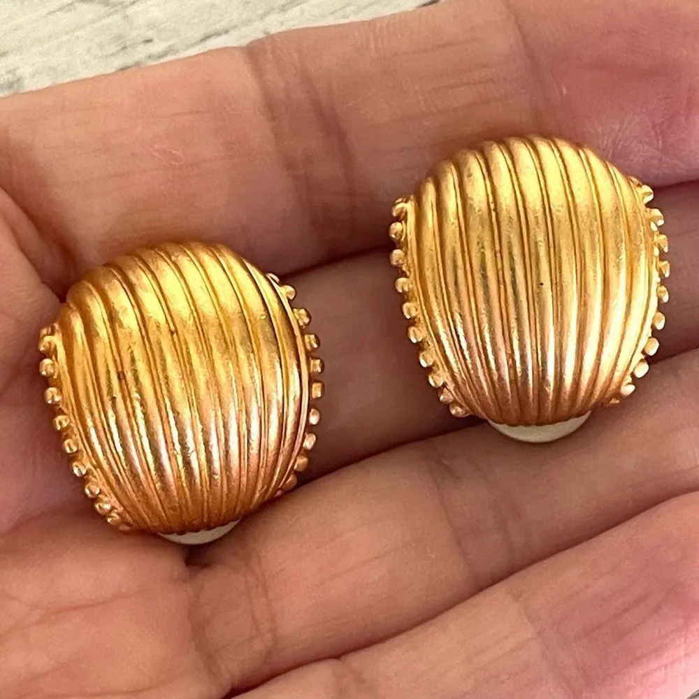 Anne Klein gold tone clip on vintage earrings - Image 6