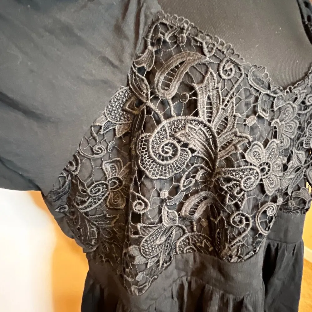 TORRID Black Lace Peplum Top SZ 4/26 Grunge Dark Fairy whimsygoth witchy cottage - Image 4