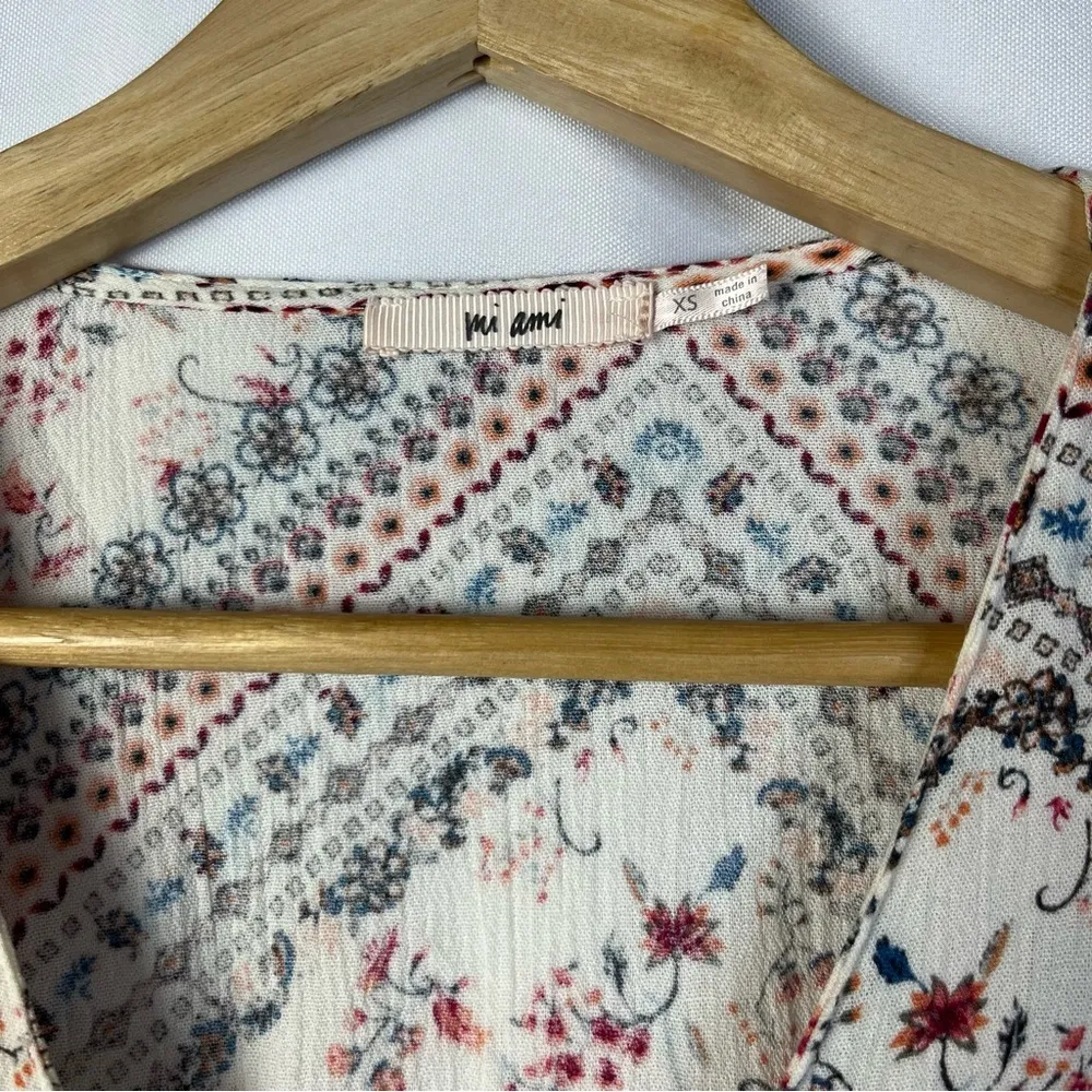 Francesca's Mi Ami Catelyn White Red Lace Up Tile Print Blouse XS - Image 6