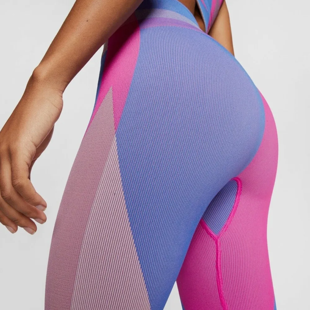 Nike Sculpt Icon Clash Biker Shorts - Image 3