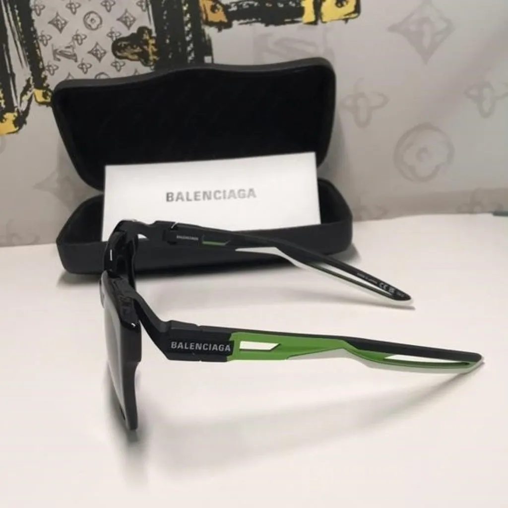 New Authentic Chic Black Sunglasses BB0025SA 004 - Image 4