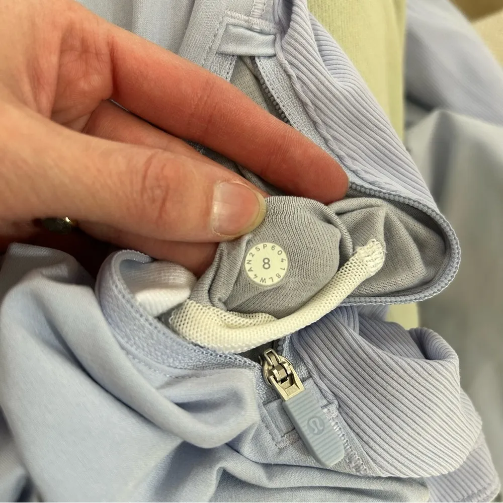 Lululemon Round Trip Jacket (Cool Breeze) size 4 - Image 4