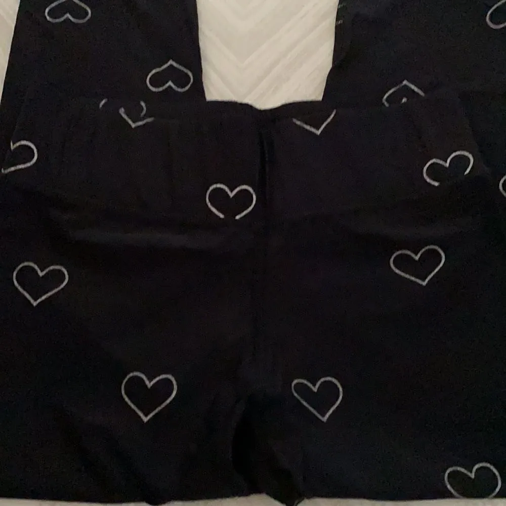 Terez Black High Waist Leggings with Silver Hearts - Image 2