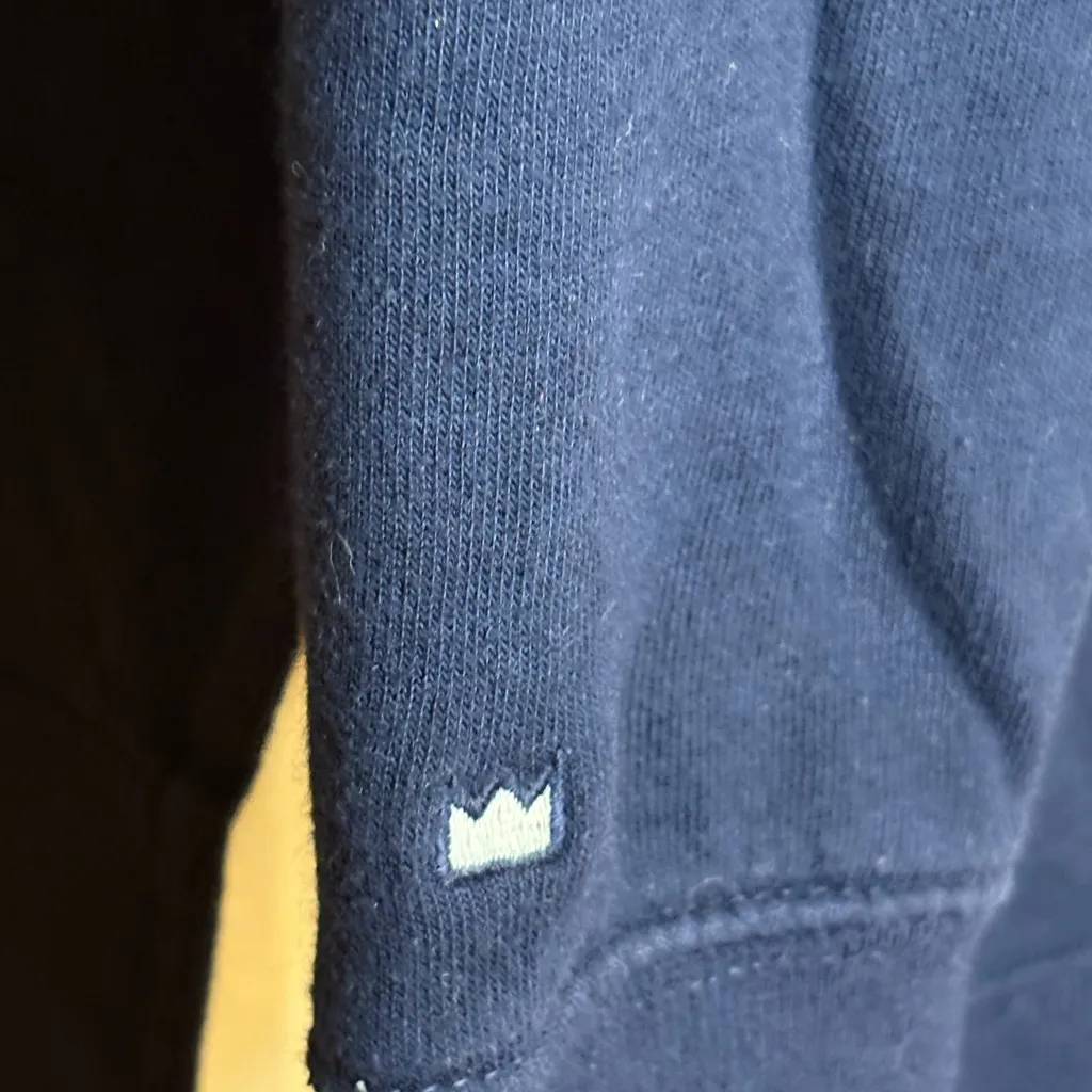 Crown & Ivy Navy sweatshirt with Sequins details. Size Large oversized - Image 4