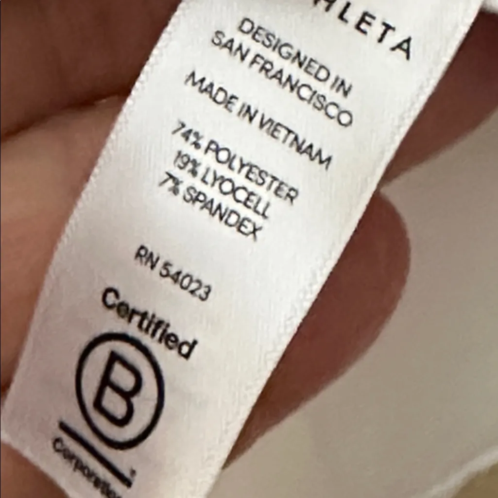 Athleta Essence Vital Tee Size‎ Medium - Image 4