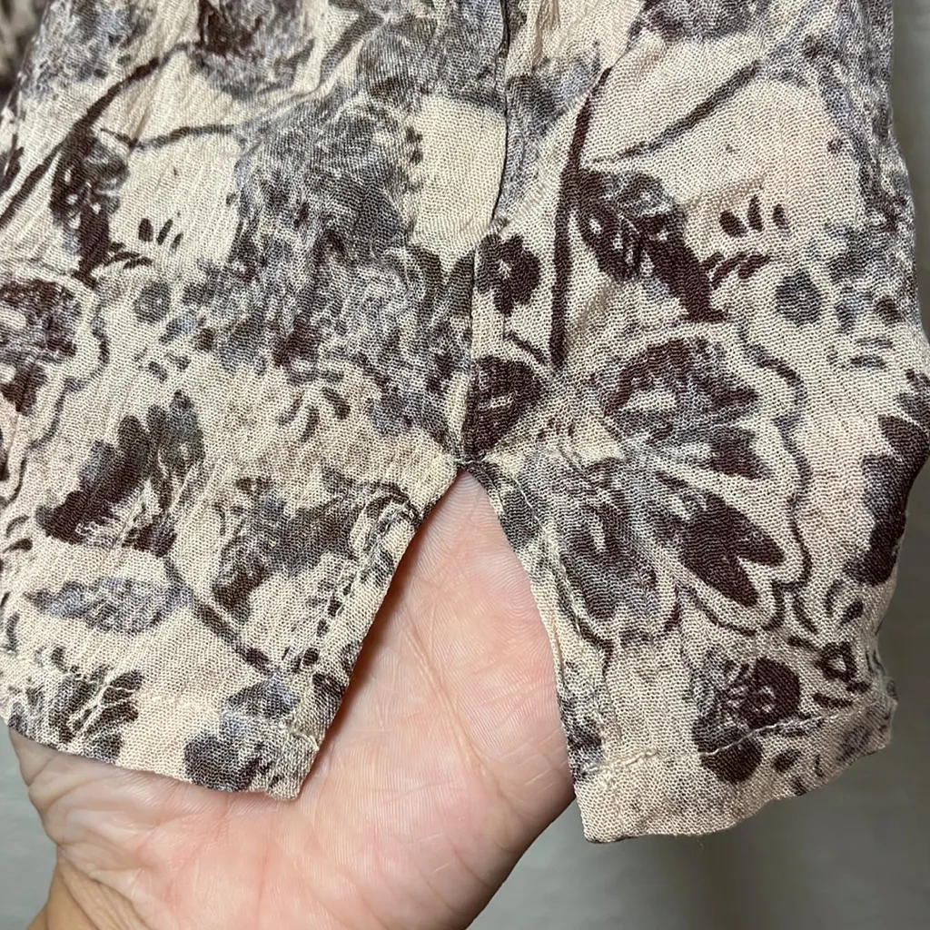 MYSTREE Floral Print Button Down Short Sleeve Blouse 
Size Large - Image 12