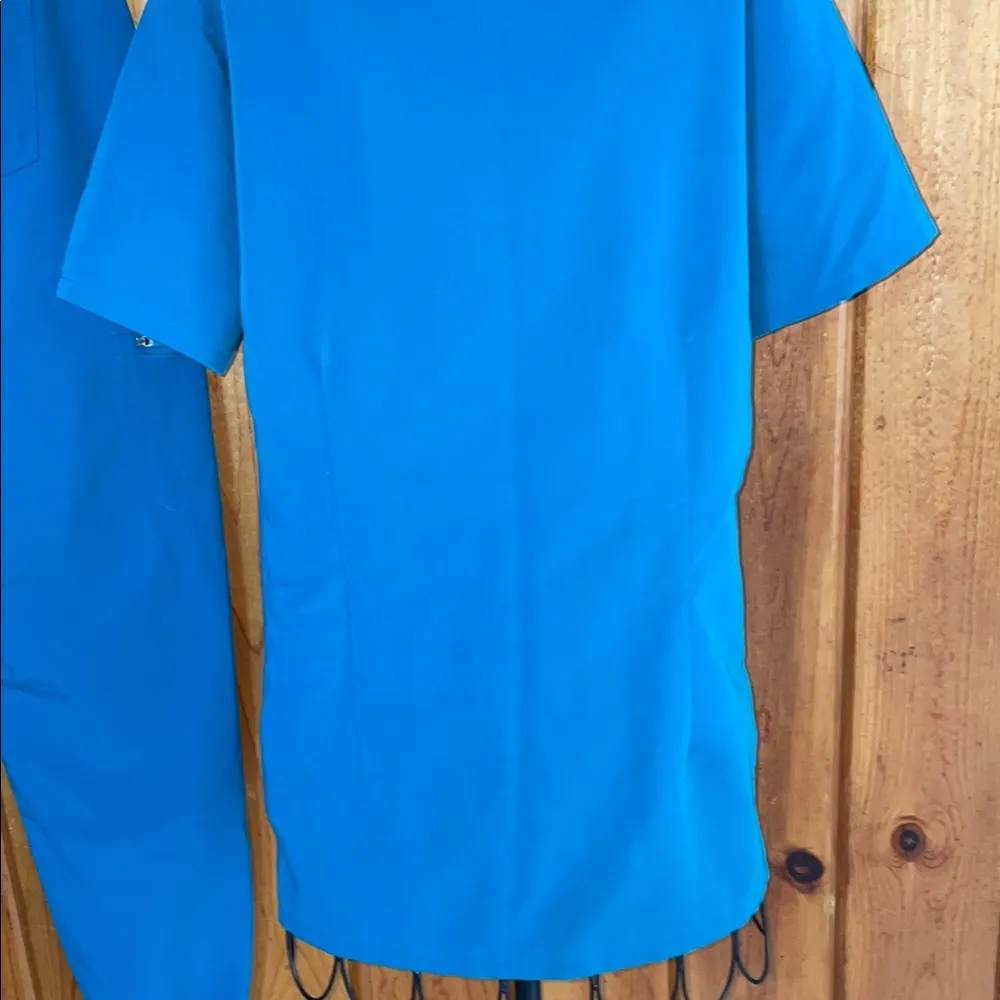 Blue Scrub Set with Jogger Pants blue fig scrubs size small/XS Zamora/caterina - Image 13