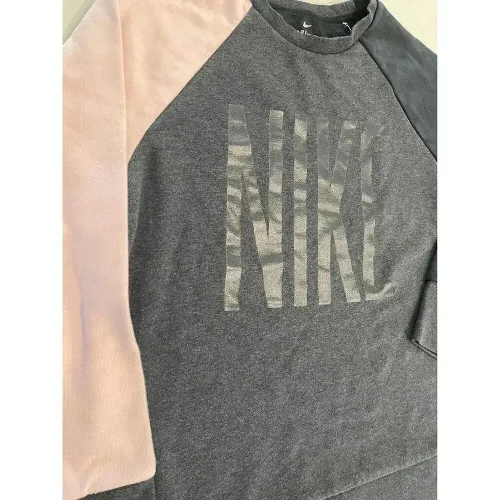 Nike Dri Fit Pullover Sweater Pink/Gray Colorblock SpellOut Fleece Womens Medium - Image 2