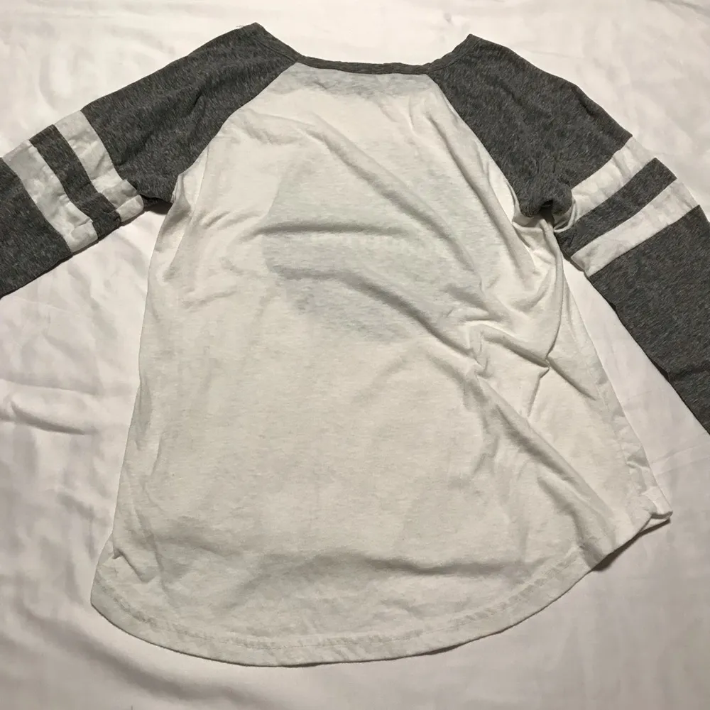 Rue21 Women’s Wanderlust White & Gray Baseball 3/4 Sleeve T-shirt Size M - Image 6