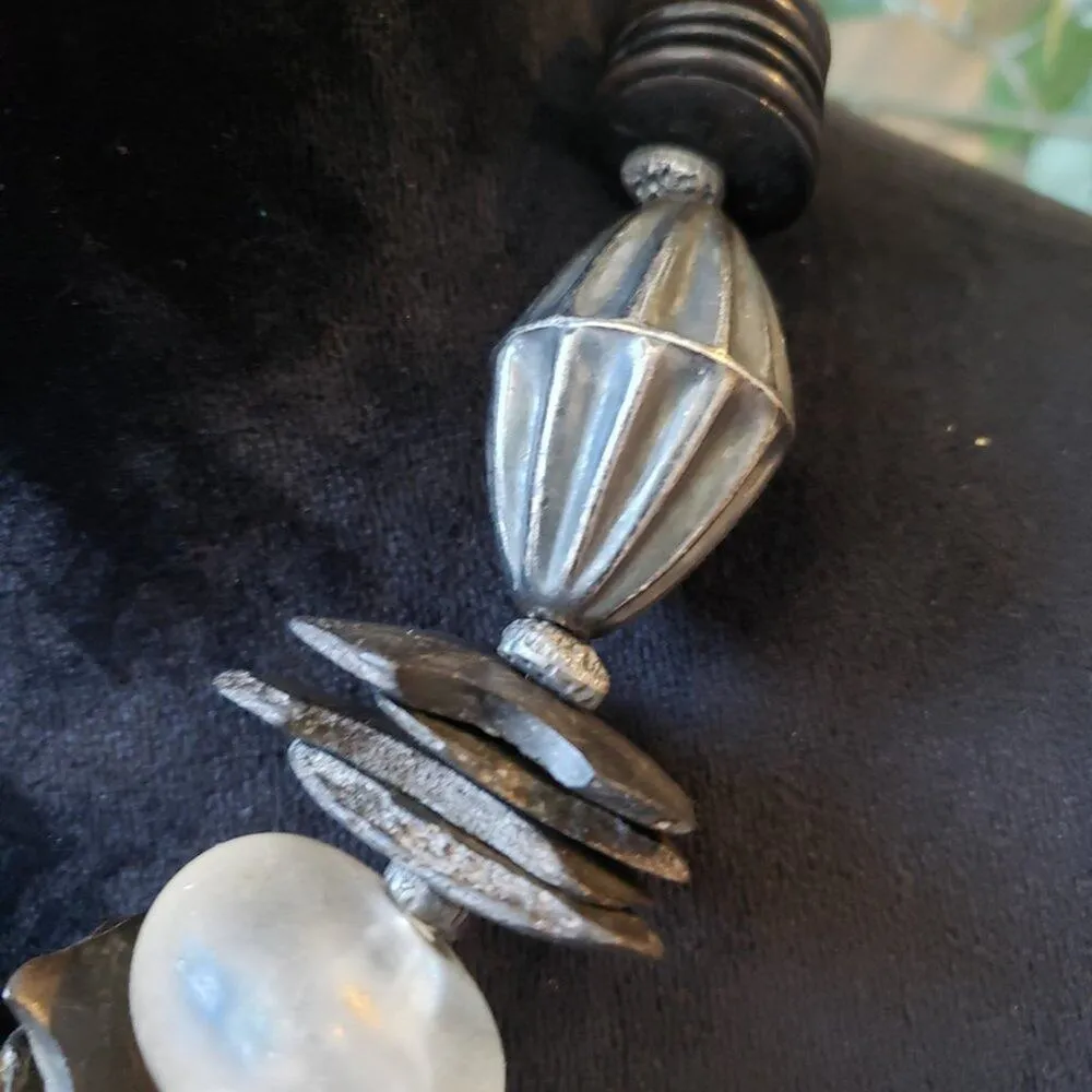 Womens Fashion Silver Plated & Large Balls Collar Necklace with Barrel Clasp - Image 3