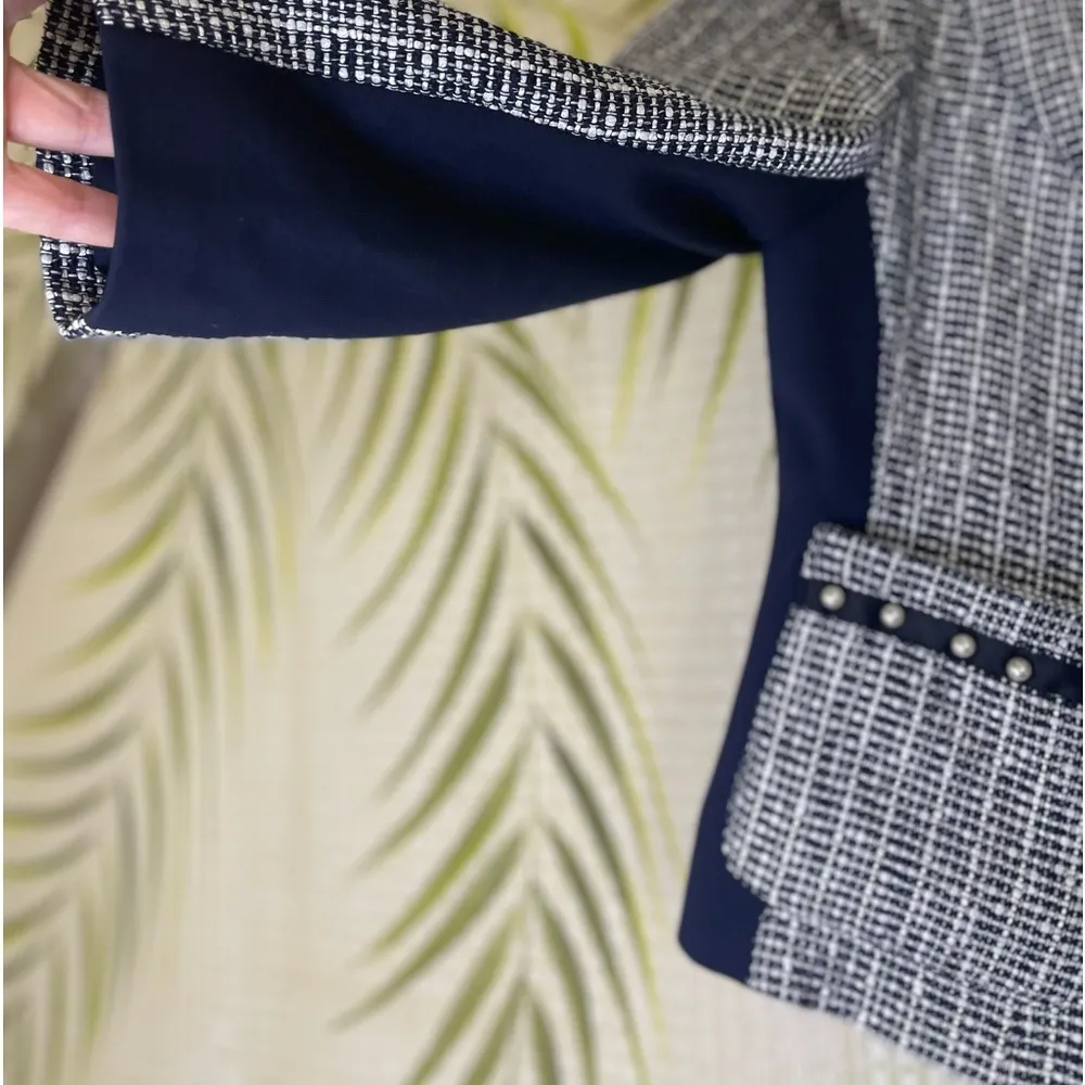 White House Black Market Navy and White Tweed Faux Pearl Jacket Size 12 - Image 5