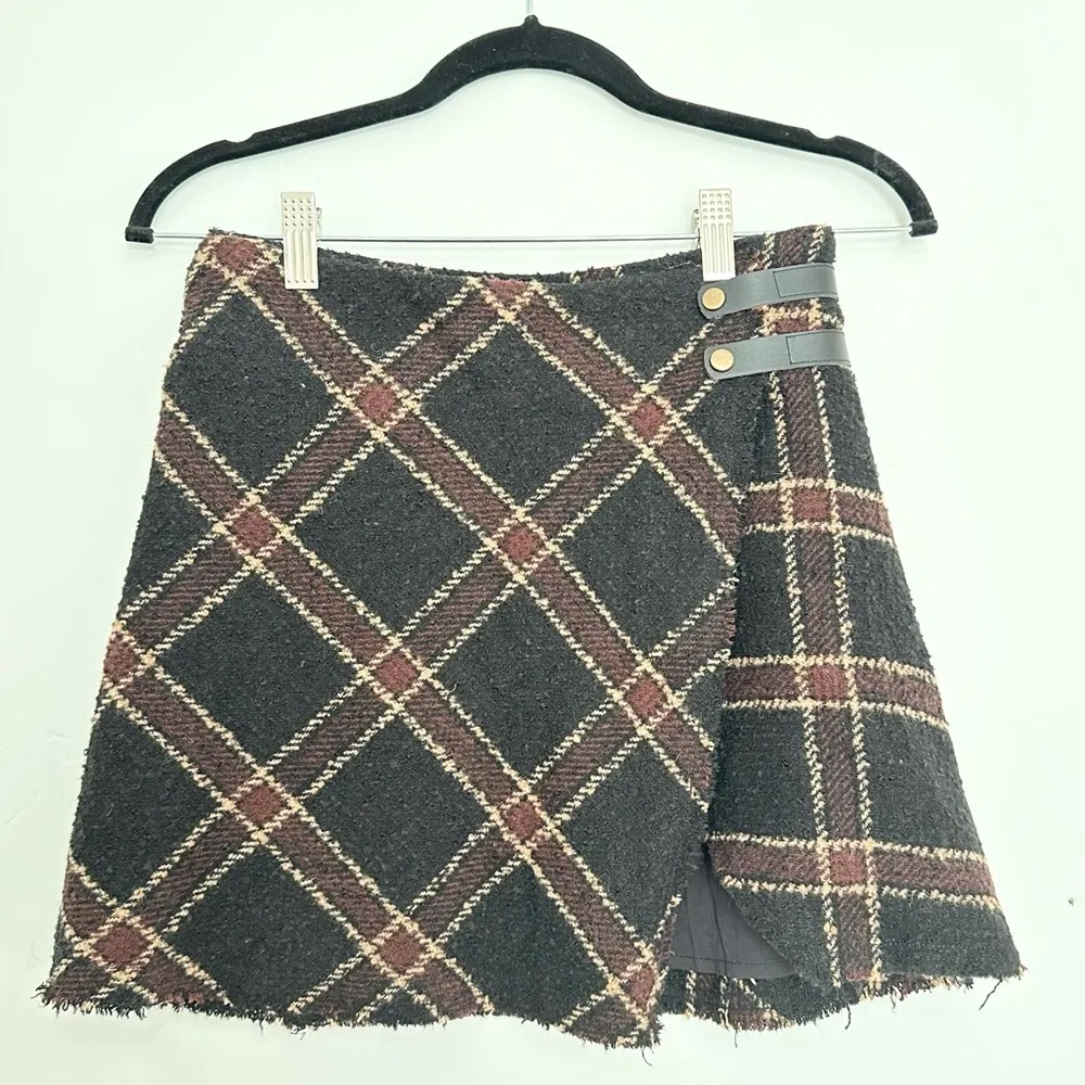 Urban Outfitters Plaid Black Motif Wrap Skirt Huntley Wool Wrap SP - Image 2