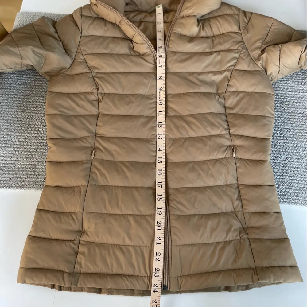 Amazon Essentials Camel Tan Hooded Short Puffer Jacket Size XS - Image 9
