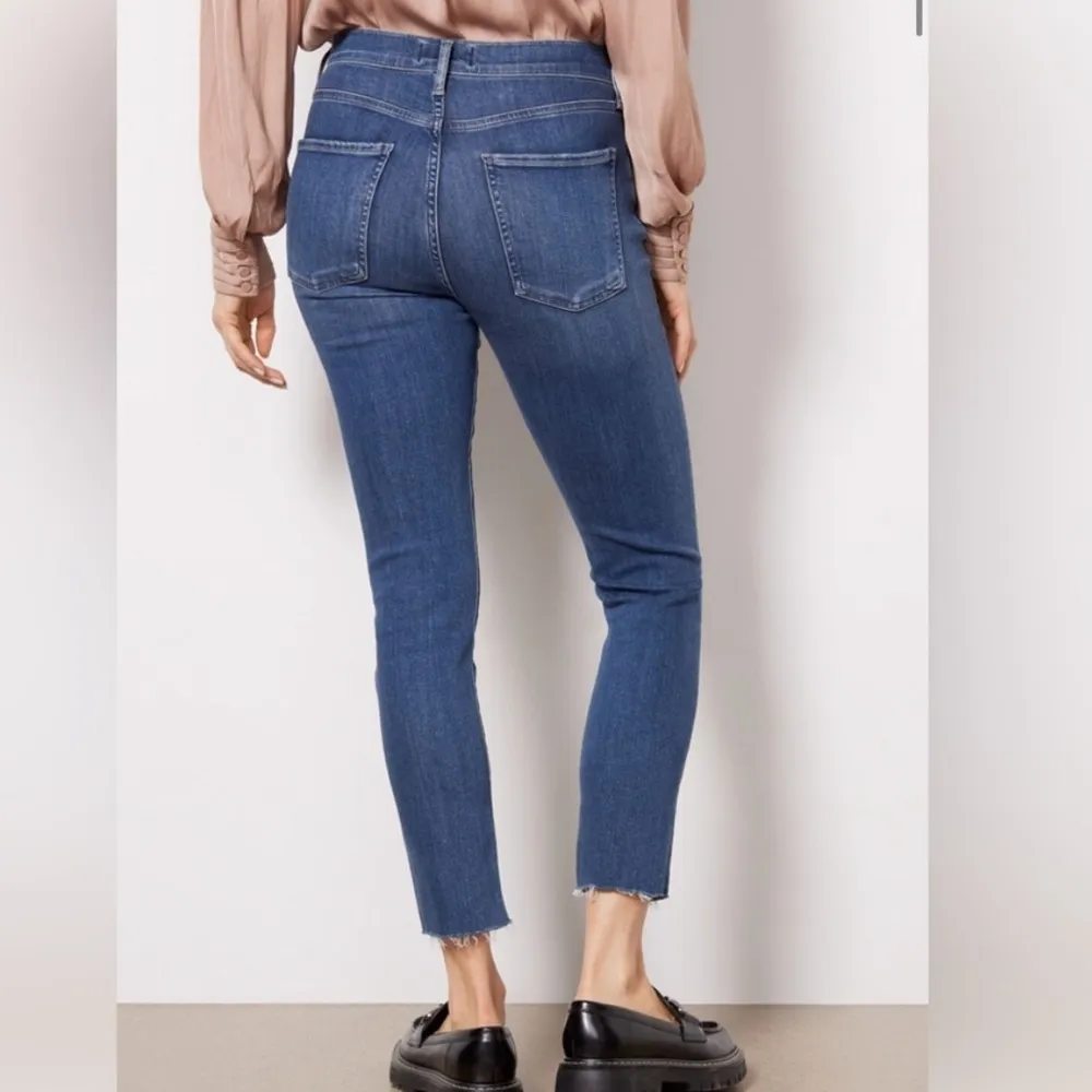 NWT AGOLDE Sophie midrise crop jeans in Claremont wash size 27 raw hem - Image 3