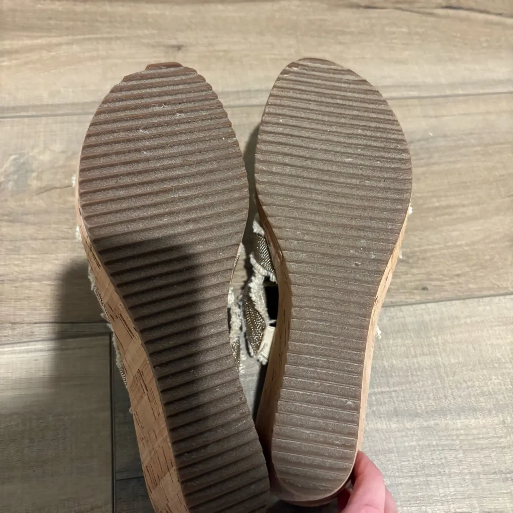 Vaneli Carry Espadrille Wedge Slip On Sandals Natural canvas Tan size 7.5 Narrow - Image 5