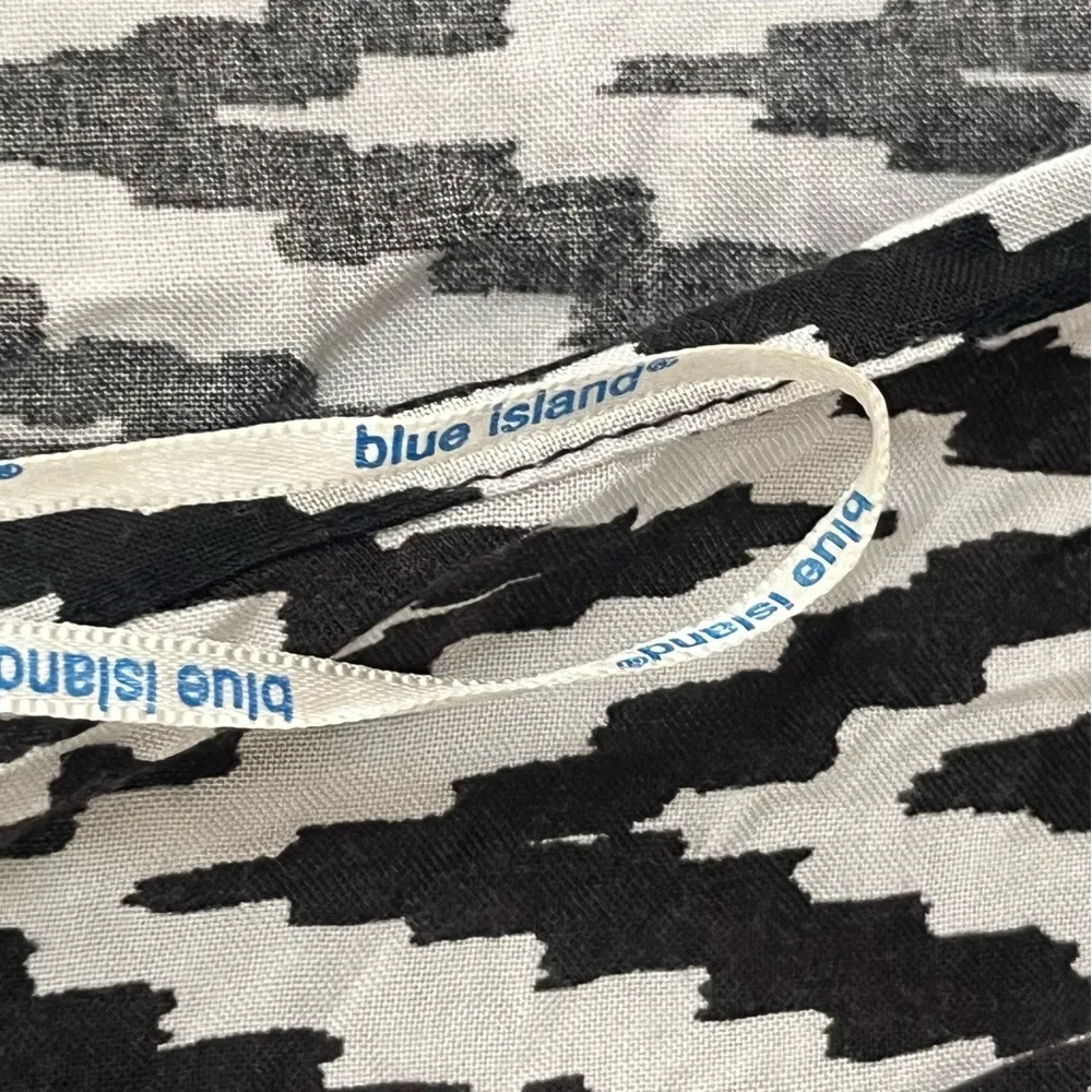 Women’s Blue Island Black & White Patterned Swimsuit Cover Up Size Large - Image 11