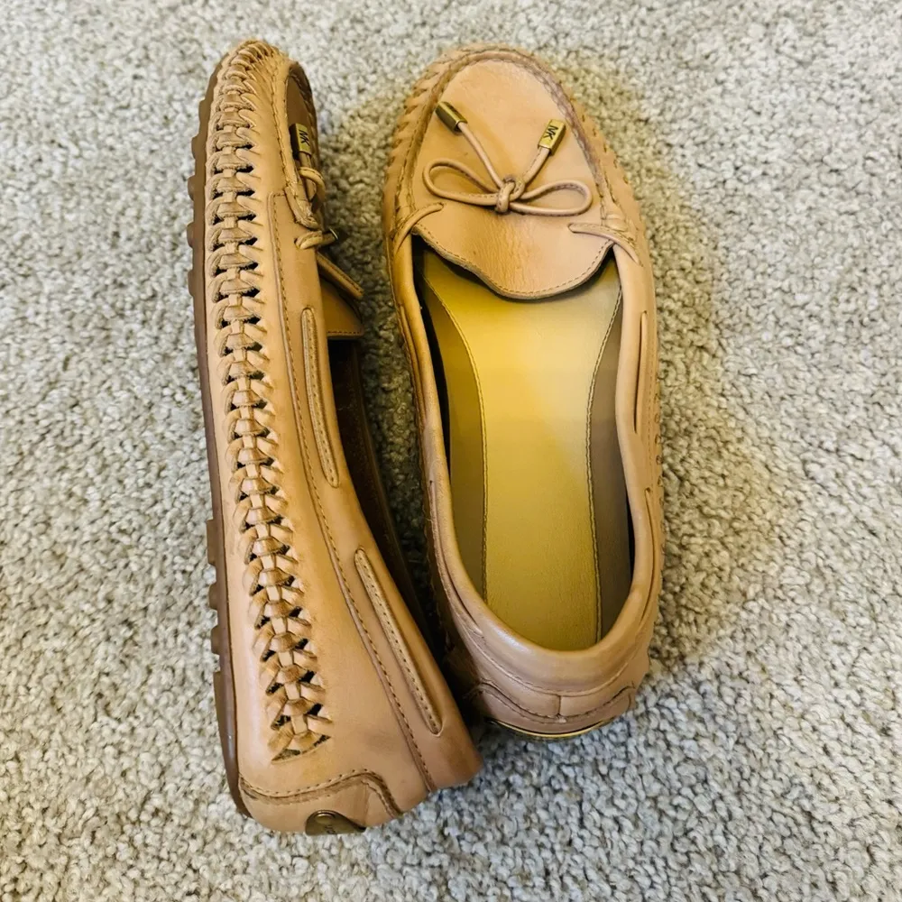 Michael Kors beige Loafers Size 8M - Image 8