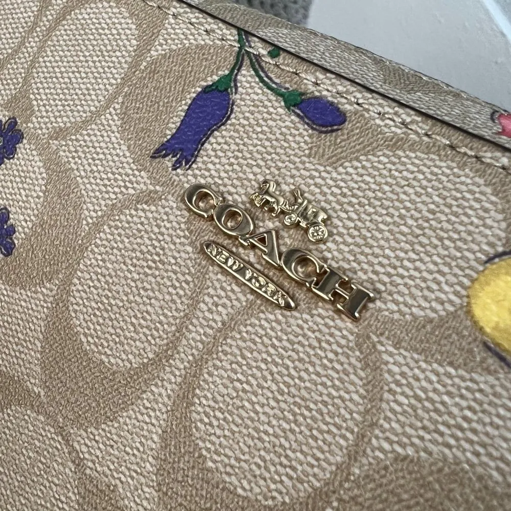 Mini Camera Bag In Signature Canvas With Dreamy Veggie Print butterfly C8752 - Image 5