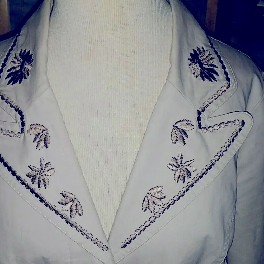 Arden B Embroidery coat - Image 4