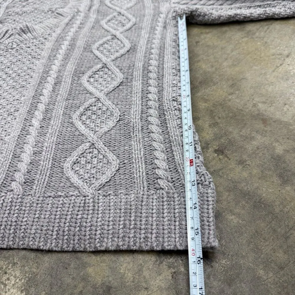 BDG cable knit gray chunky v neck oversized sweater - Image 4