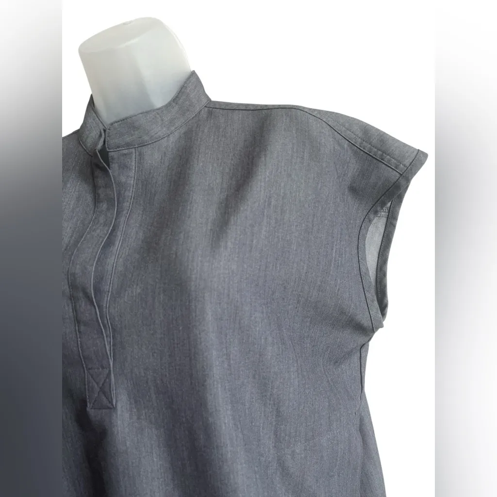 Ladies Figs Oversized Cap Sleeve Scrub Top, Size Small Heathered Gray - Image 2