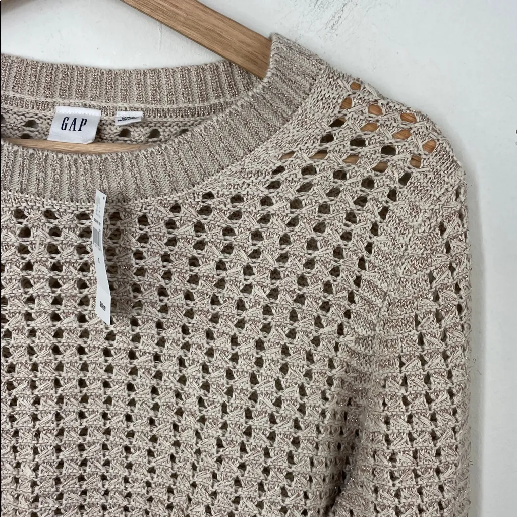 GAP Women's Light Tan open Knit Sweater with shimmery thread size small - Image 4