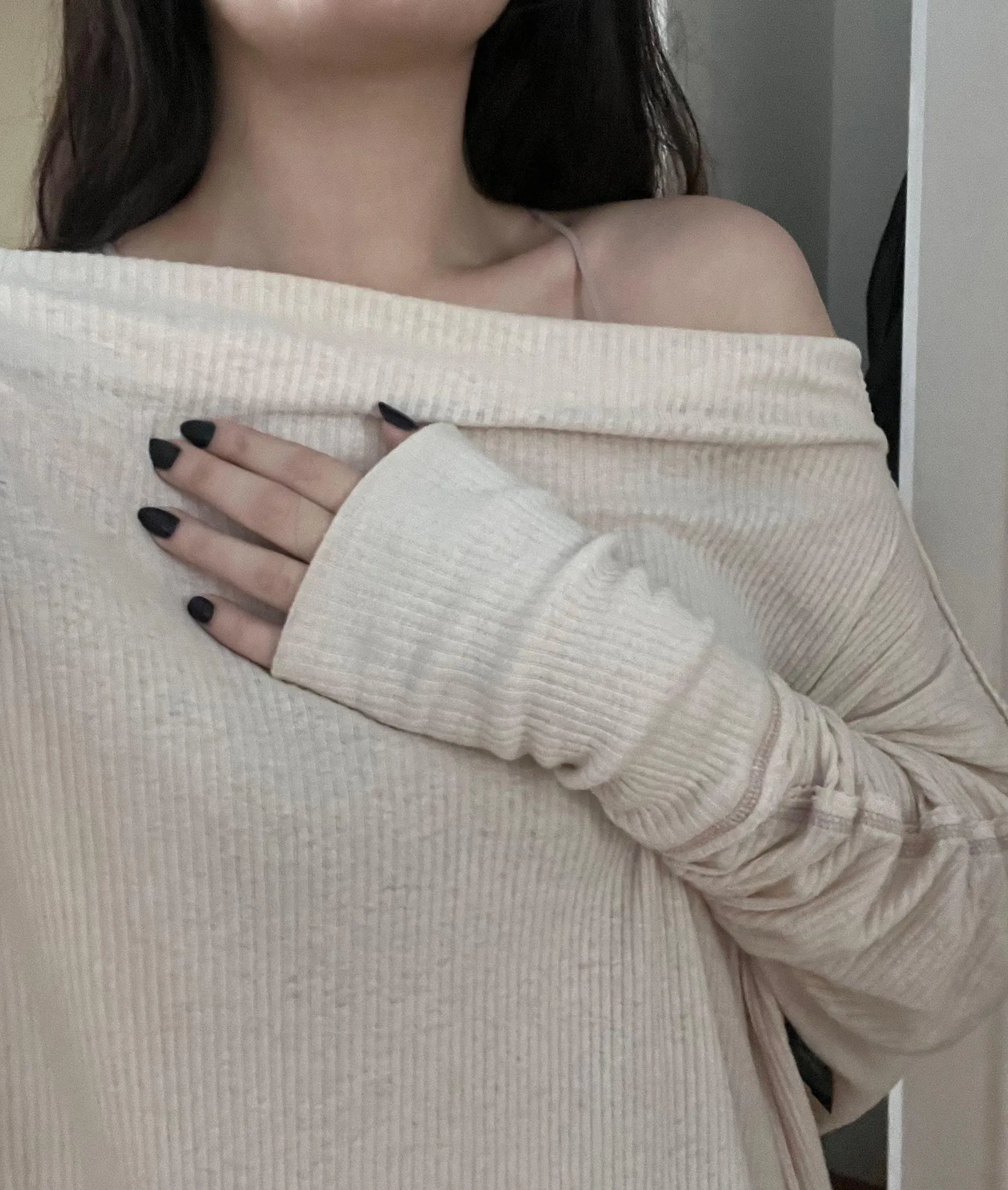 Off-Shoulder Top - Image 2