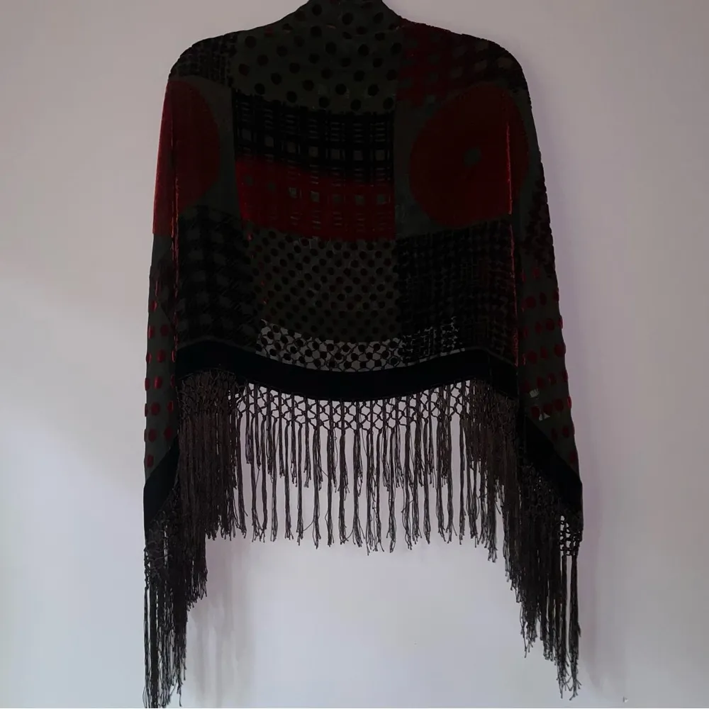 Vintage Chico's Burnout Velvet Shawl Silk Blend Red Black Fringe Wrap Cover Up - Image 4