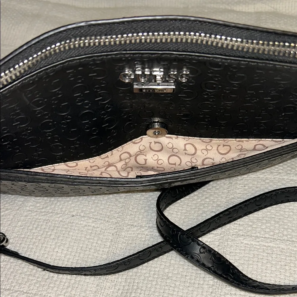 Guess Black Textured Shoulder Bag with Chain Strap - Image 6